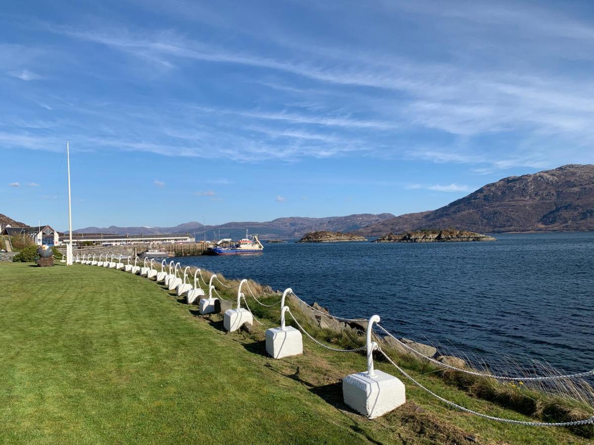 Lochalsh Hotel With Views To The Beautiful Isle Of Skye カイル・オブ・ロカルシュ エクステリア 写真