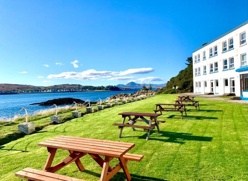 Lochalsh Hotel With Views To The Beautiful Isle Of Skye カイル・オブ・ロカルシュ エクステリア 写真