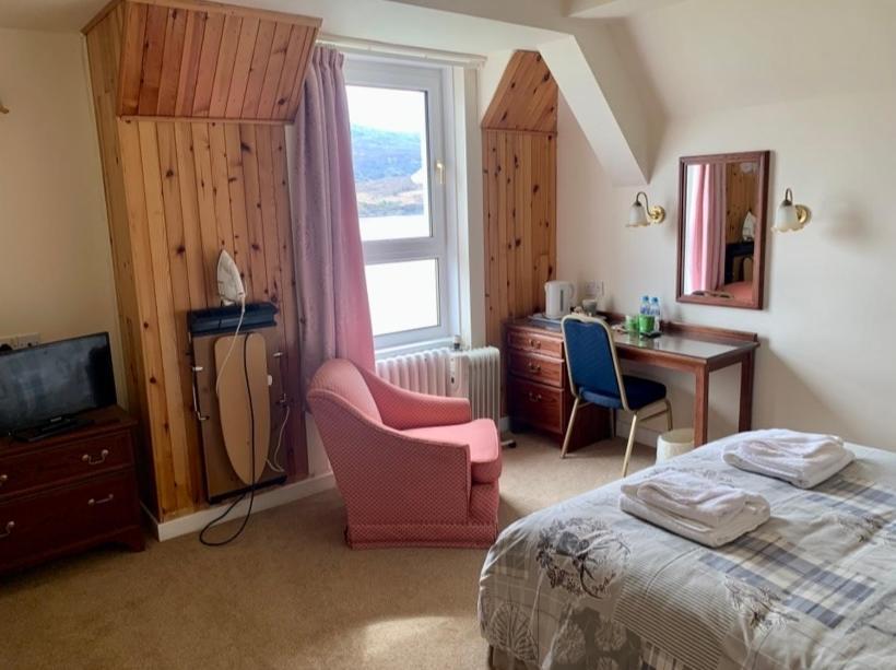 Lochalsh Hotel With Views To The Beautiful Isle Of Skye カイル・オブ・ロカルシュ エクステリア 写真