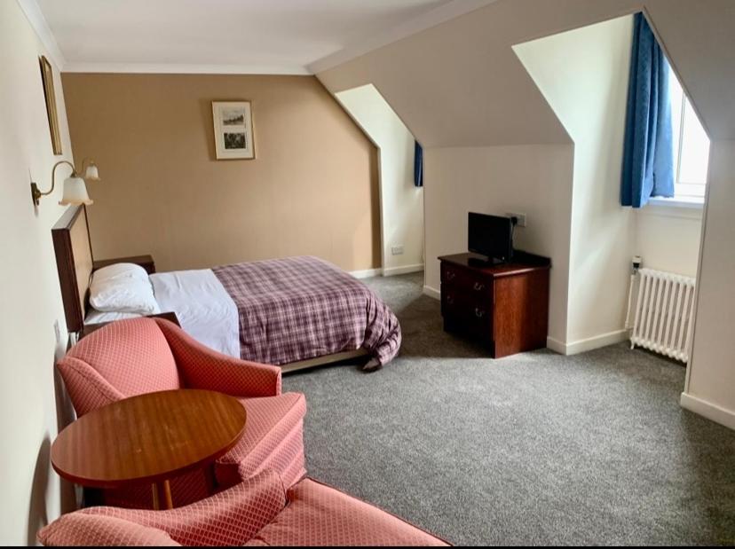 Lochalsh Hotel With Views To The Beautiful Isle Of Skye カイル・オブ・ロカルシュ エクステリア 写真